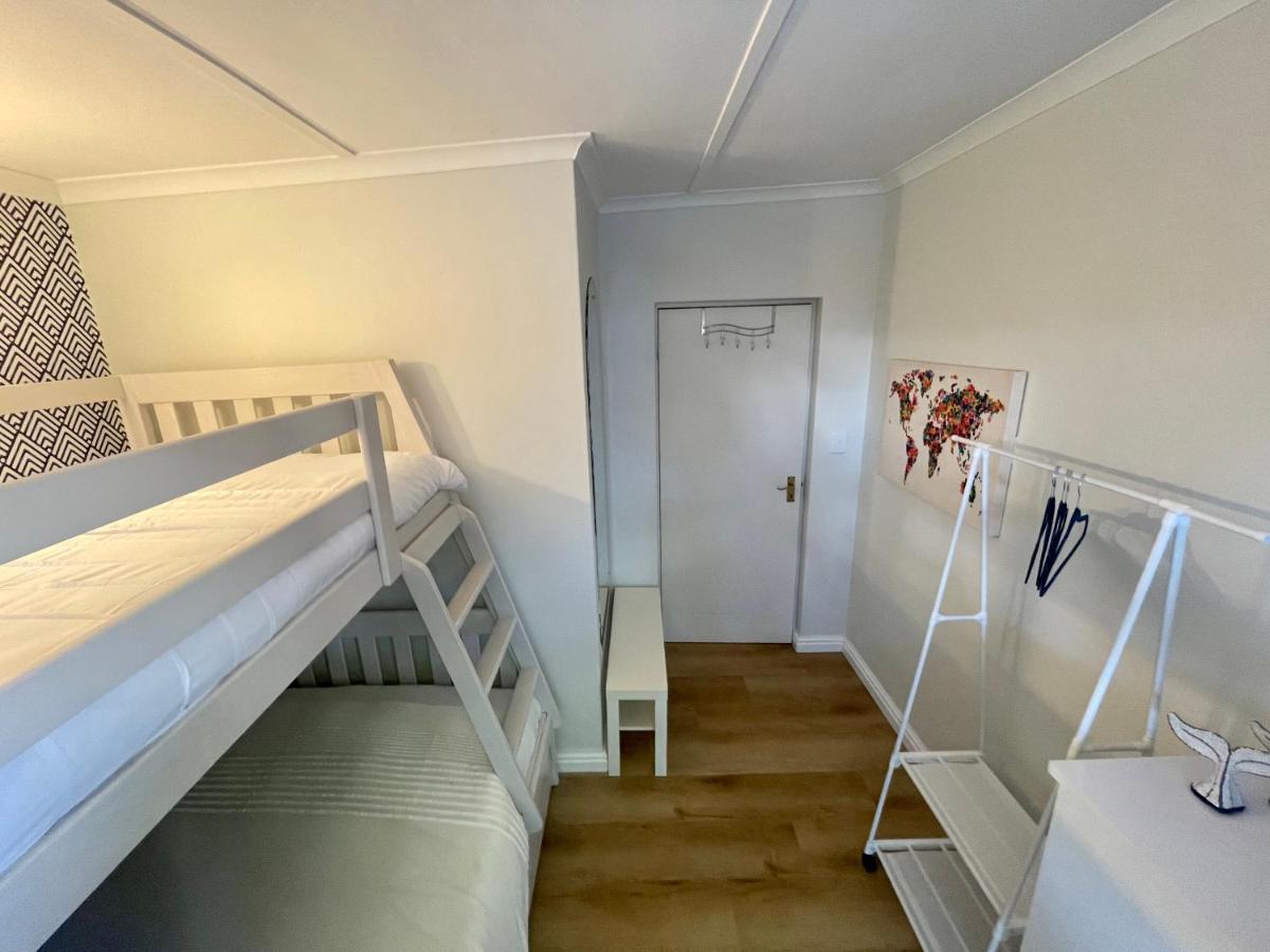 Adorable 2 Bedroom Cottage With Spacious Veranda เฮอร์มานุส ภายนอก รูปภาพ