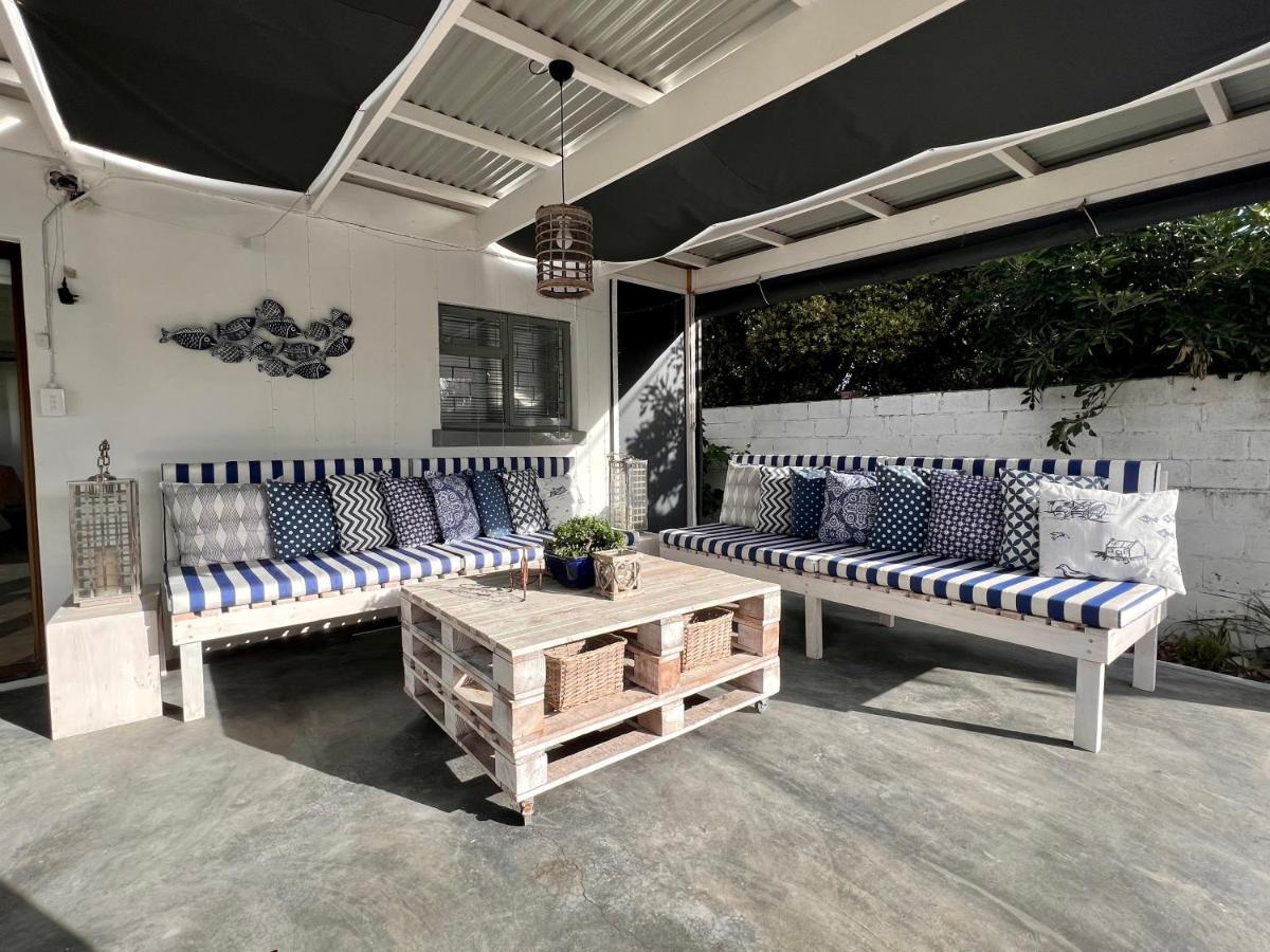 Adorable 2 Bedroom Cottage With Spacious Veranda เฮอร์มานุส ภายนอก รูปภาพ
